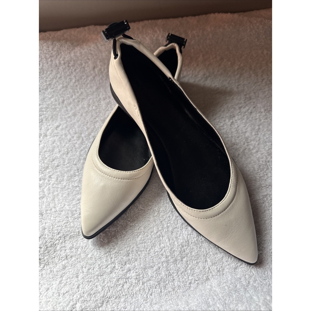 Vince Camuto Bendreta White Leather Pointed Toe Toggle Ballet Flats Size 10M - Picture 2 of 8